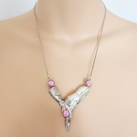 VINTAGE? DESIGNER'S STAMPED SILVER NECKLACE WITH PINK NATURAL CABOCHONS - Picture 2 of 9